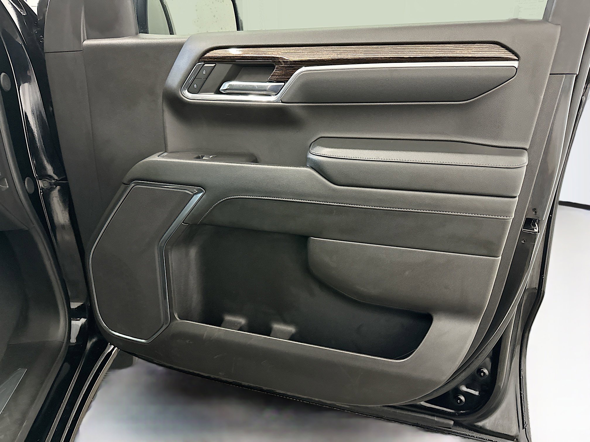 Used 2024 GMC Sierra 1500 Elevation image 33