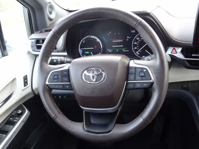 Certified 2023 Toyota Sienna Platinum AWD/4WD image 20
