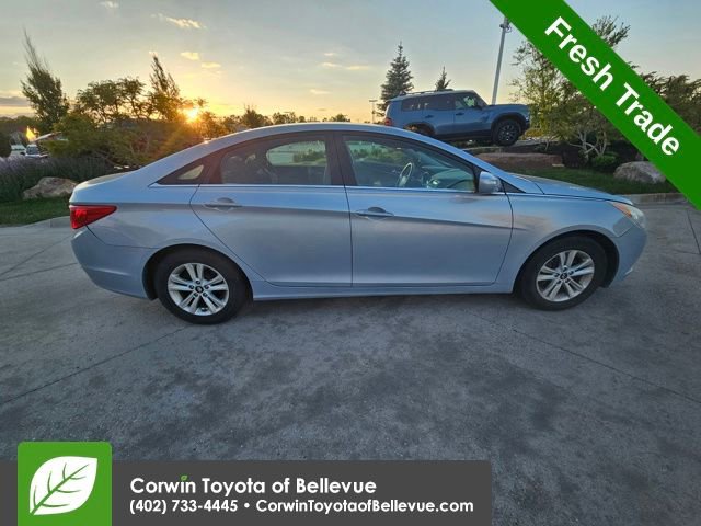 Used 2013 Hyundai Sonata GLS FWD image 2