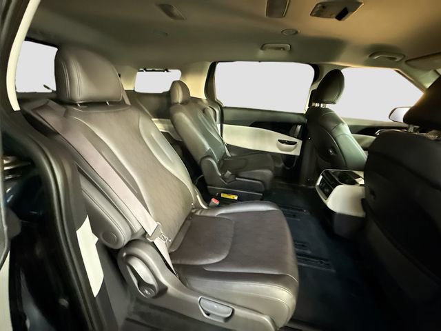 Used 2024 Kia Carnival SX image 29