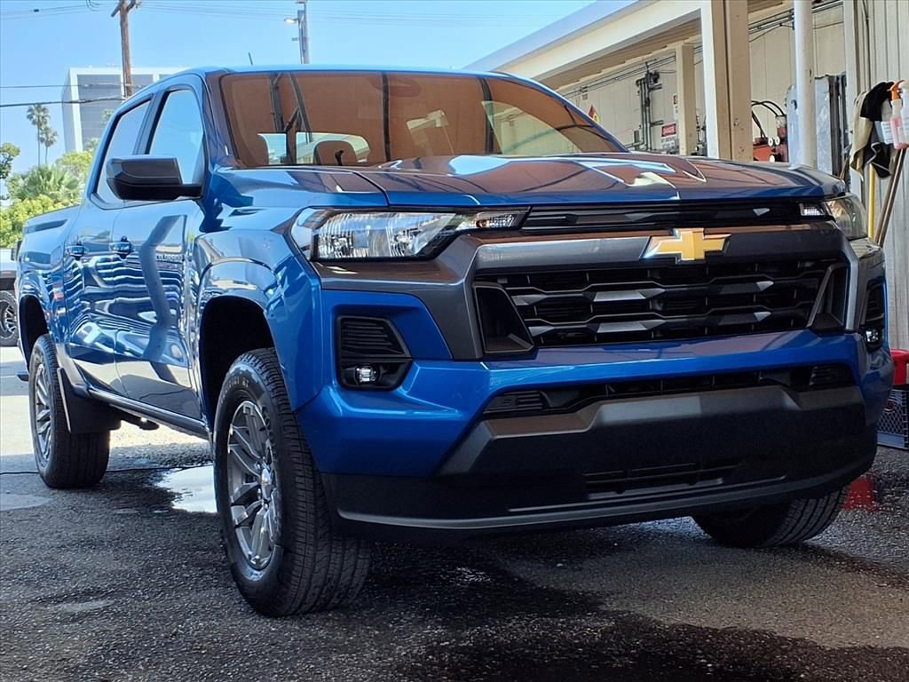Used 2023 Chevrolet Colorado LT w/ LT Convenience Package RWD image 3