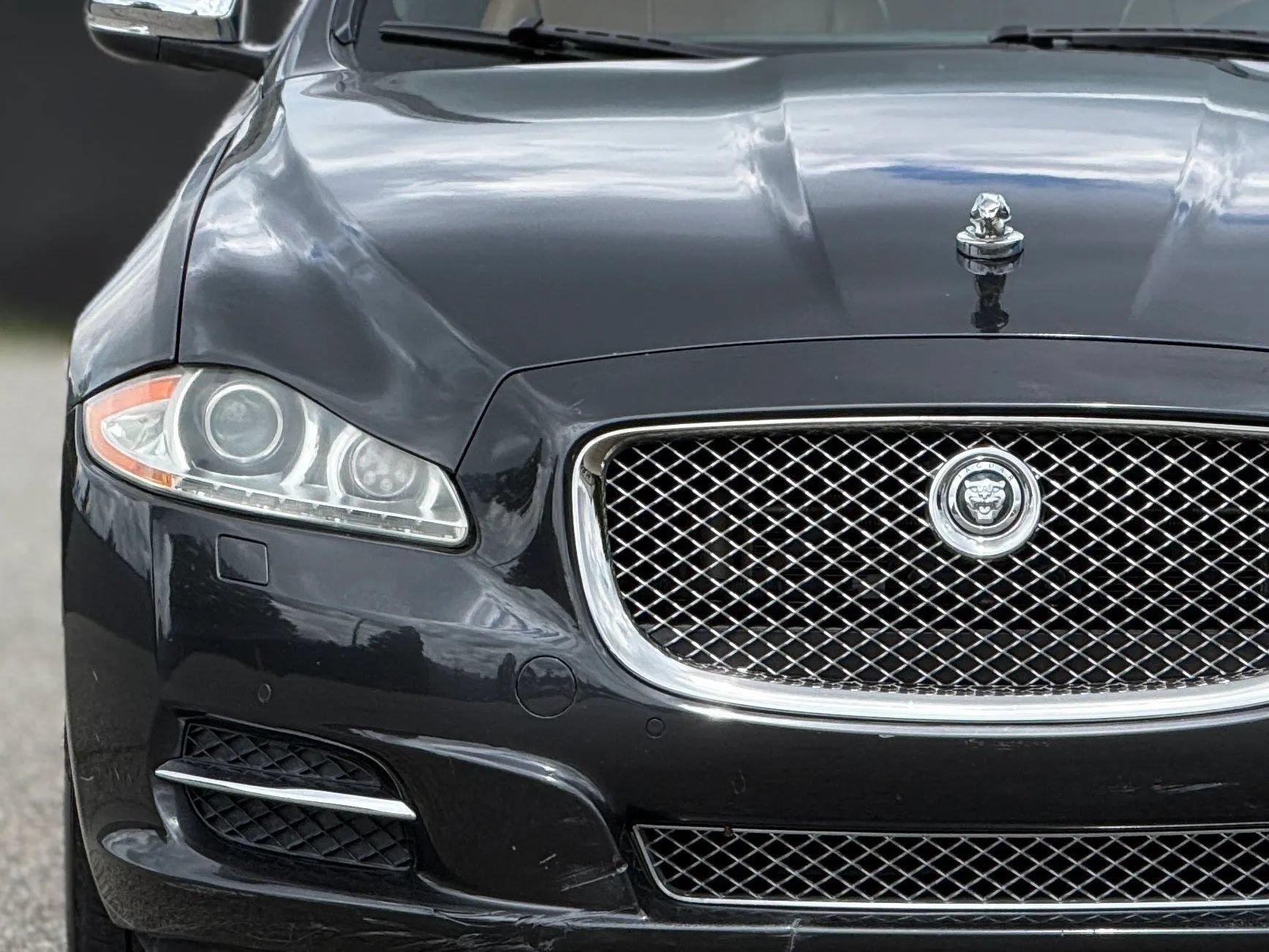 Used 2012 Jaguar XJ L RWD image 11