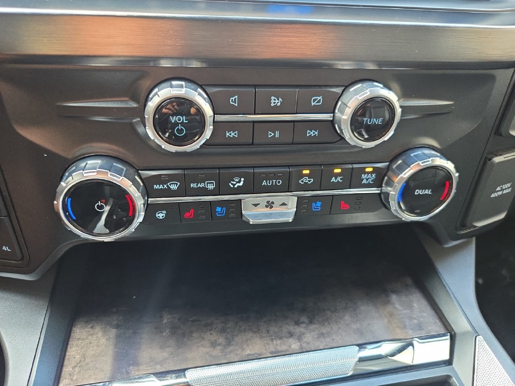 Used 2024 Ford F350 Lariat w/ Lariat Ultimate Package AWD/4WD image 17