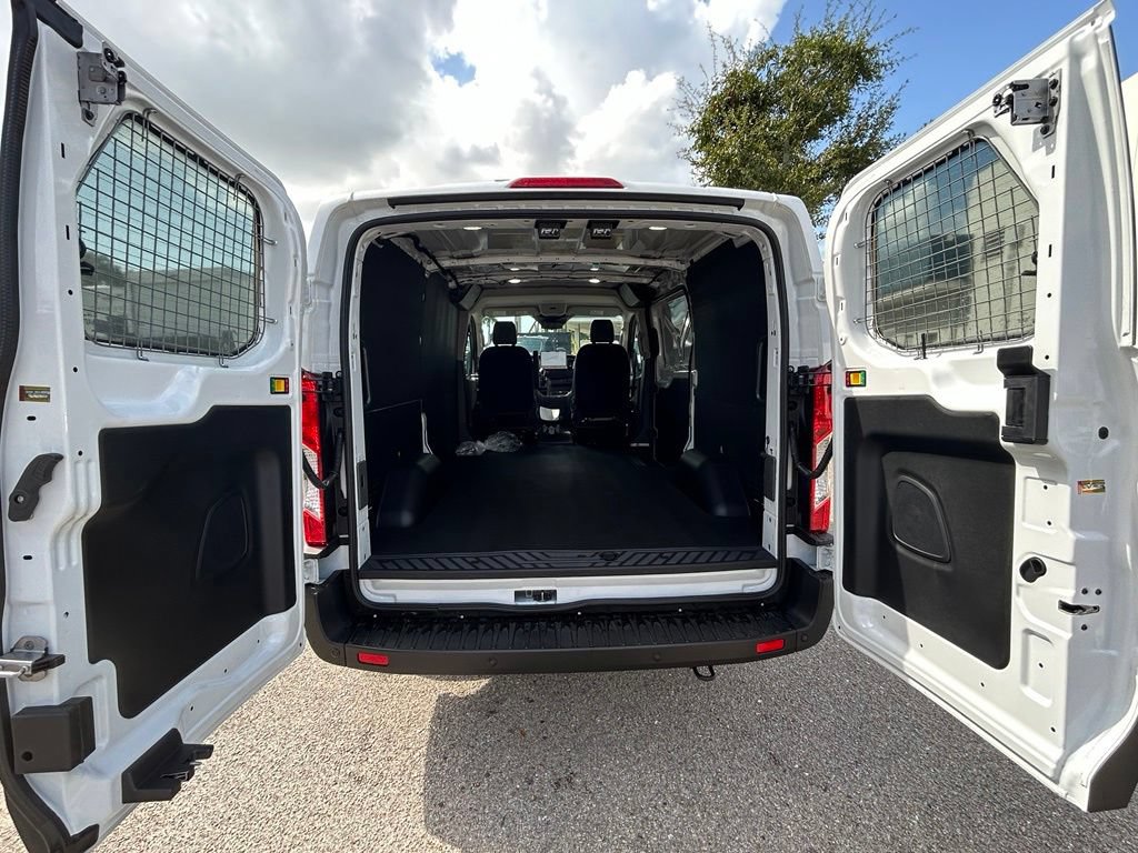 New 2026 Ford Transit 150 Low Roof w/ Load Area Protection Package RWD image 31