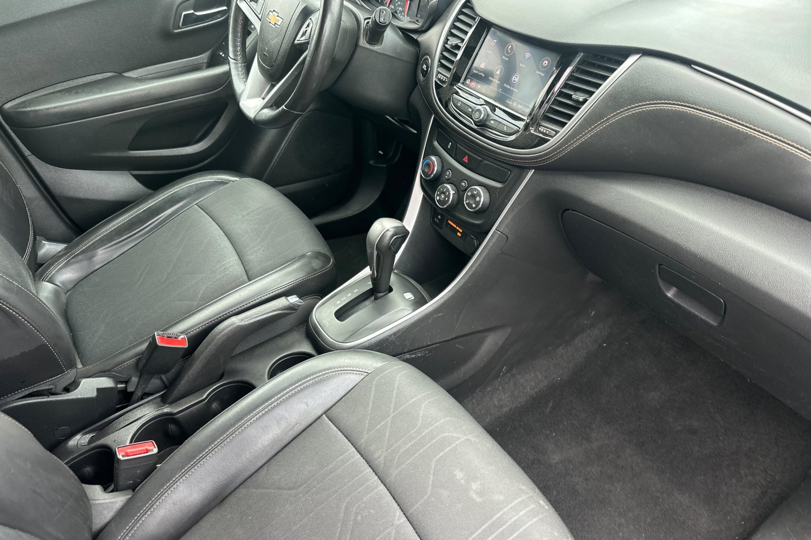 Used 2022 Chevrolet Trax LT w/ Driver Confidence Package AWD/4WD image 19