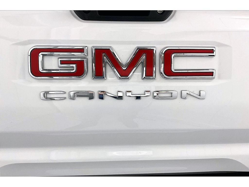 Used 2023 GMC Canyon AT4 w/ Canyon Safety Plus Package AWD/4WD image 10