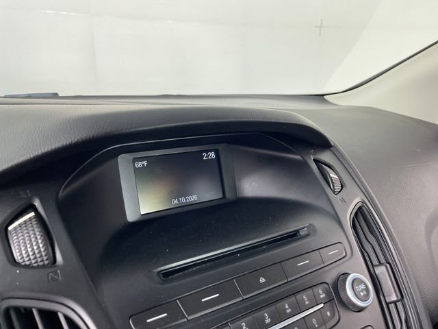 Used 2016 Ford Focus SE w/ SE Power Seat Package image 8