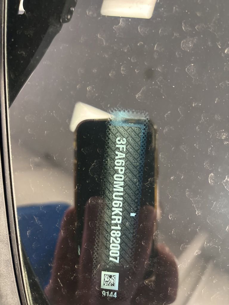 Used 2019 Ford Fusion SEL FWD image 2