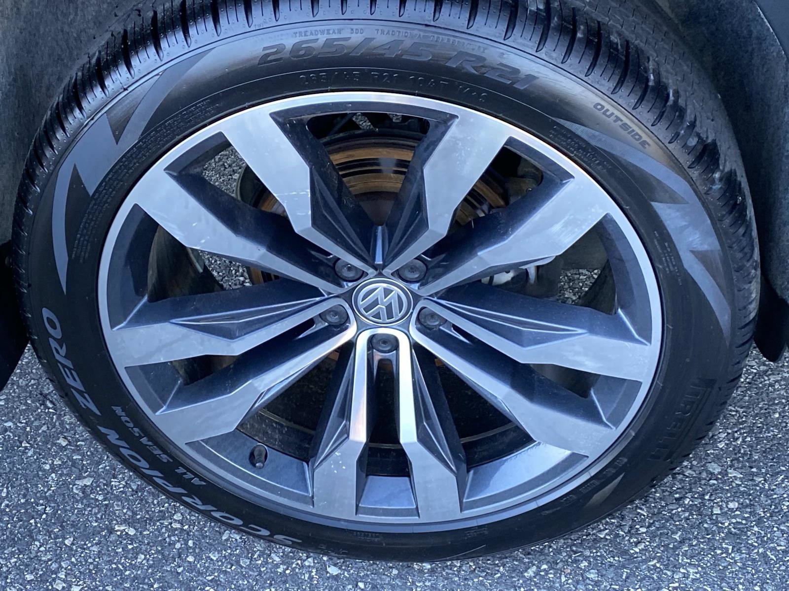 Used 2019 Volkswagen Atlas SEL Premium image 27