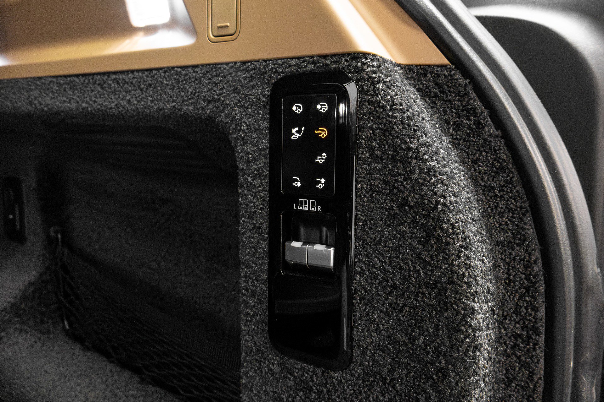 Used 2023 Land Rover Range Rover Autobiography image 47