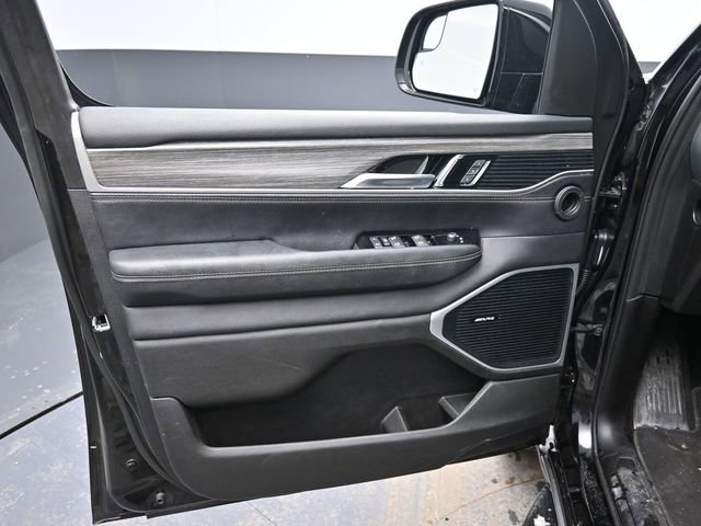 Used 2024 Jeep Wagoneer Series II AWD/4WD image 19
