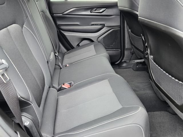 Used 2023 Jeep Grand Cherokee Laredo X AWD/4WD image 15