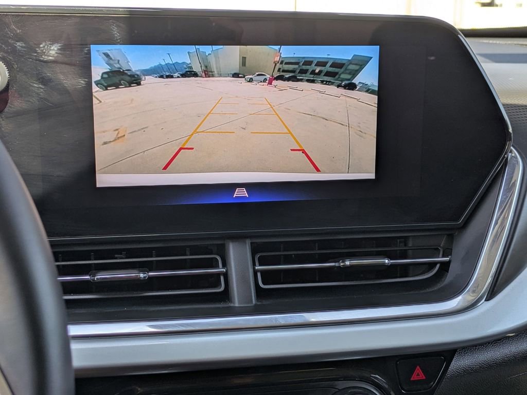 Used 2025 Chevrolet Trax LT w/ LT Convenience Package FWD image 16