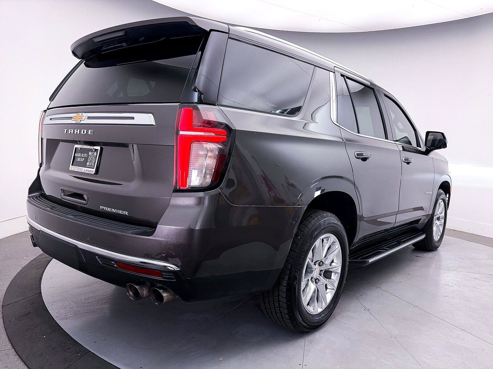 Used 2021 Chevrolet Tahoe Premier w/ Premium Package RWD image 18
