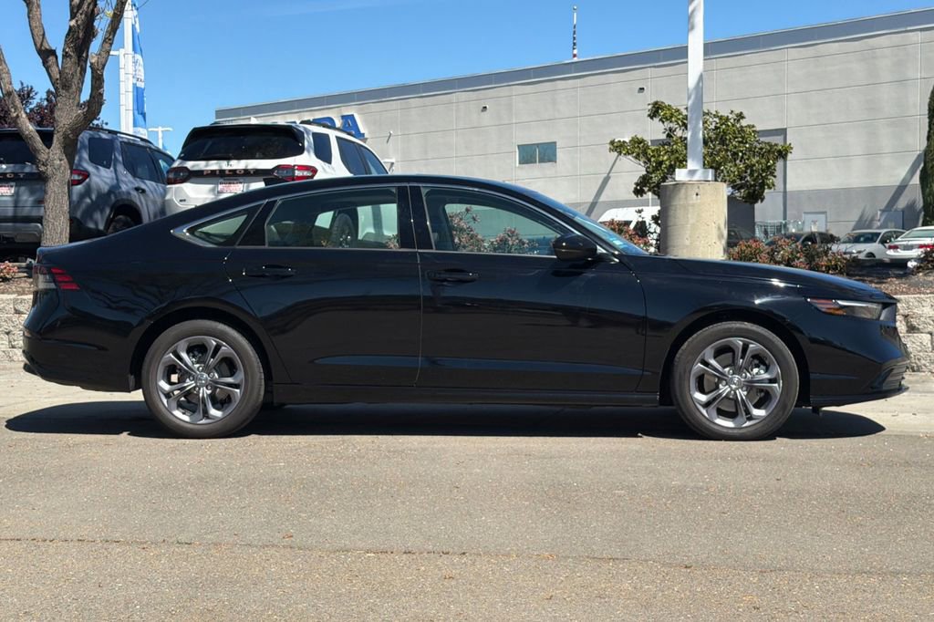 Used 2025 Honda Accord EX-L image 3
