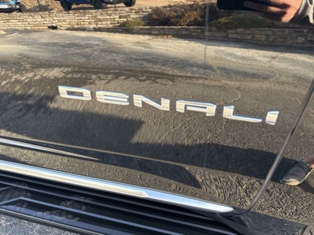 Used 2022 GMC Yukon XL Denali AWD/4WD image 10