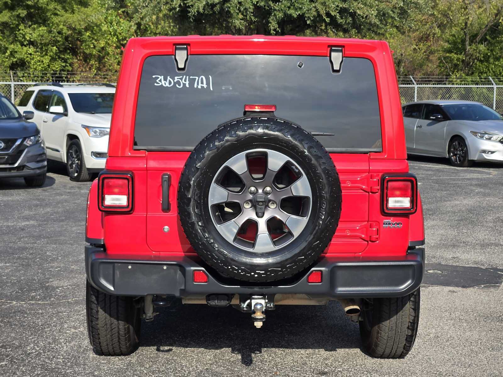 Used 2018 Jeep Wrangler Unlimited Sahara AWD/4WD image 6