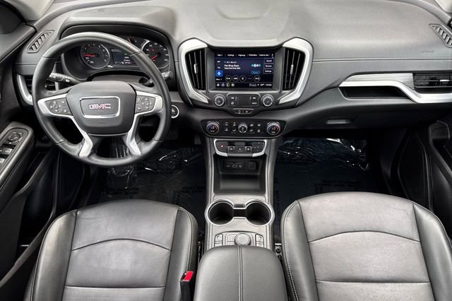 Used 2024 GMC Terrain SLT image 15