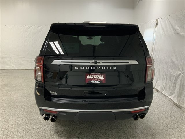 Used 2022 Chevrolet Suburban High Country w/ Max Trailering Package AWD/4WD image 4