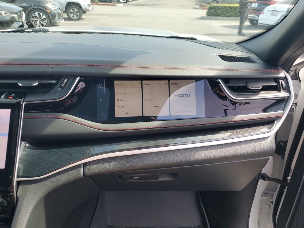 Used 2022 Jeep Grand Cherokee Trailhawk w/ Luxury Tech Group III image 35