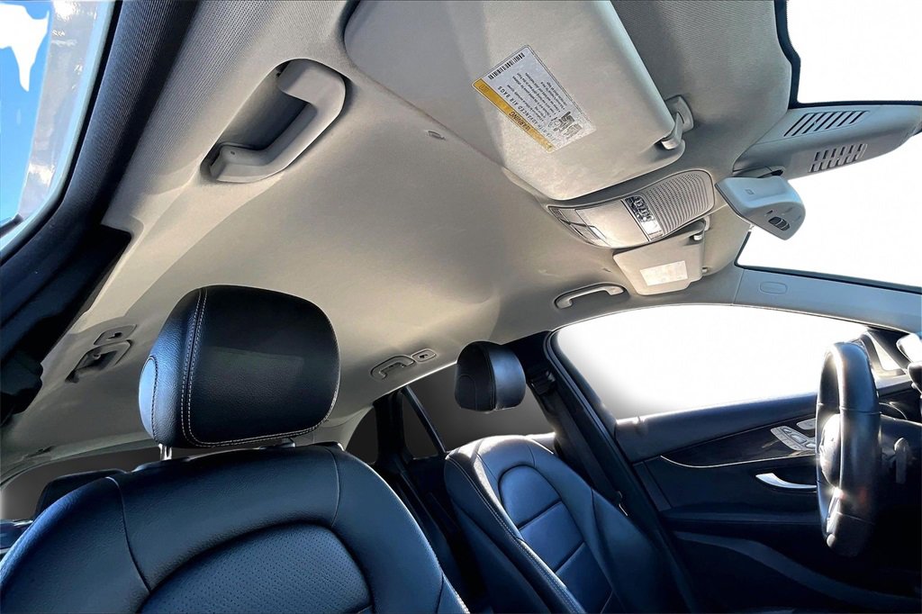 Used 2020 Mercedes-Benz GLC 300 4MATIC image 22