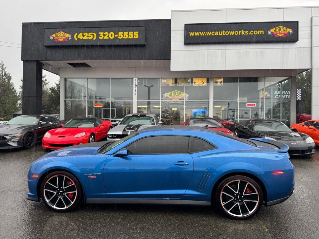 Used 2013 Chevrolet Camaro SS w/ Hot Wheels Special Edition image 6