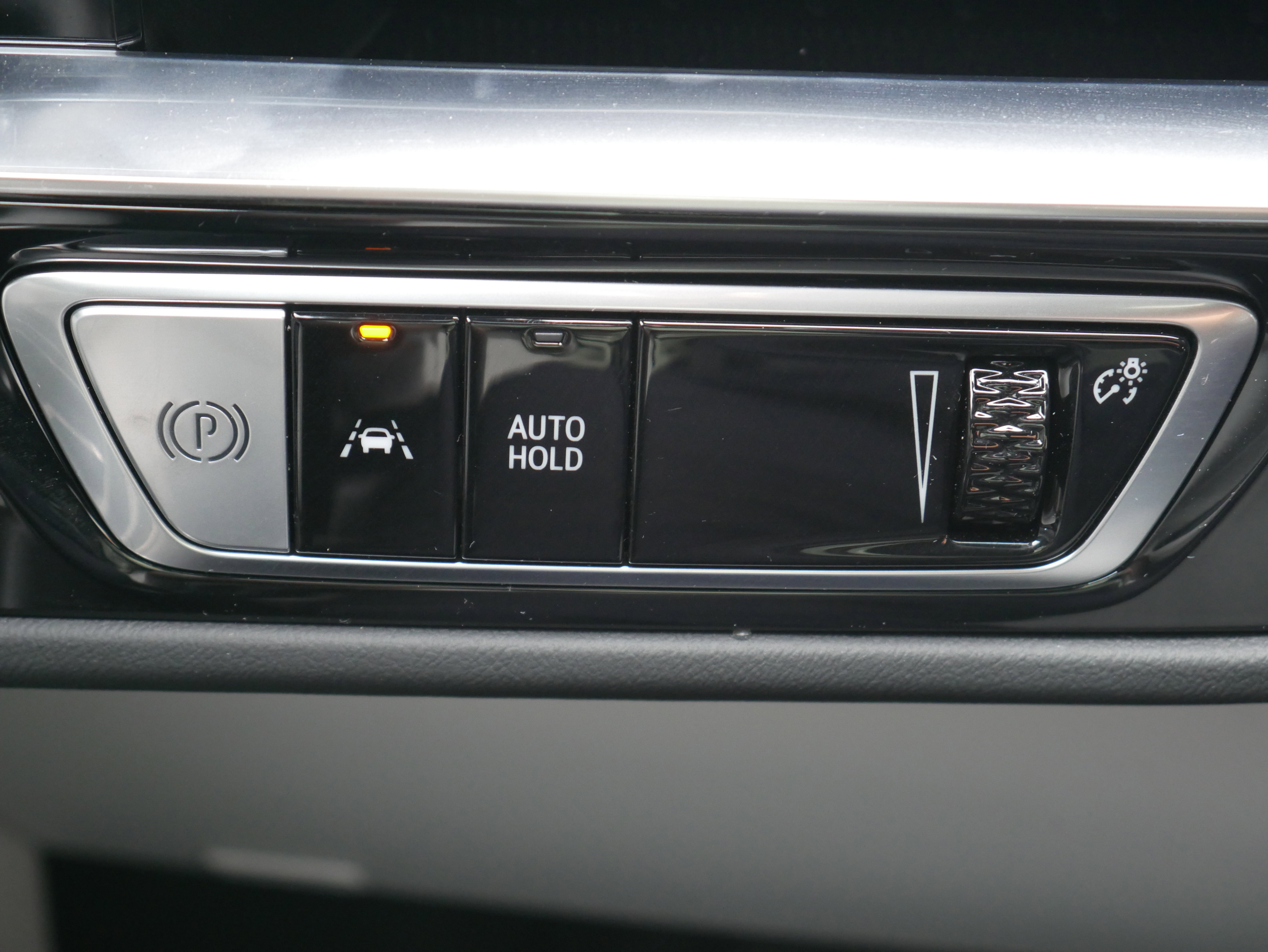 Certified 2024 Cadillac Lyriq Luxury w/ LPO, Floor Liner Package image 30