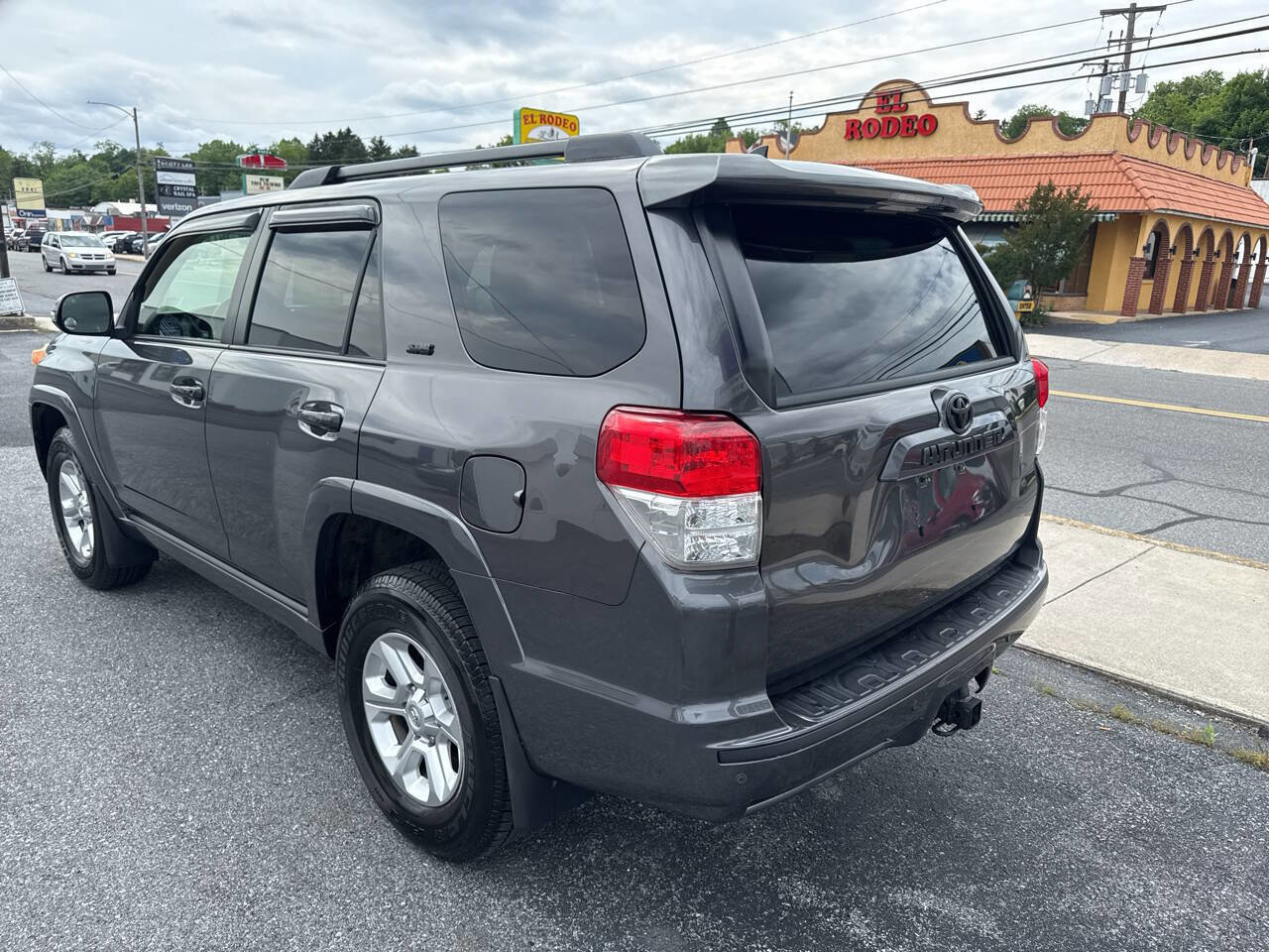 Used 2012 Toyota 4Runner SR5 w/ Convenience Pkg AWD/4WD image 4