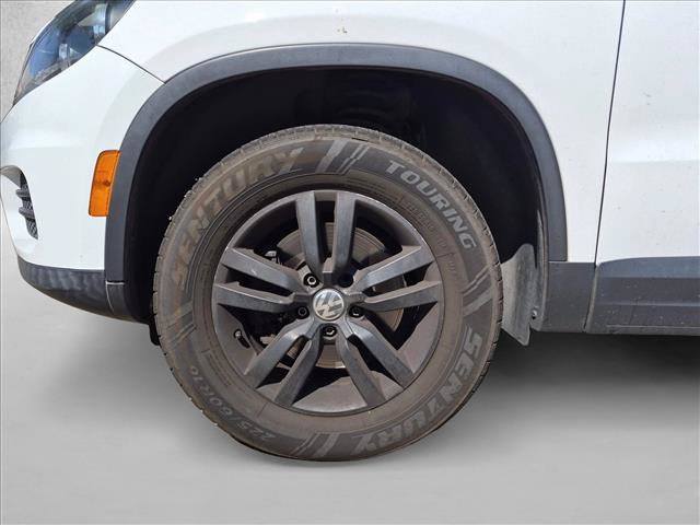 Used 2017 Volkswagen Tiguan S FWD image 15