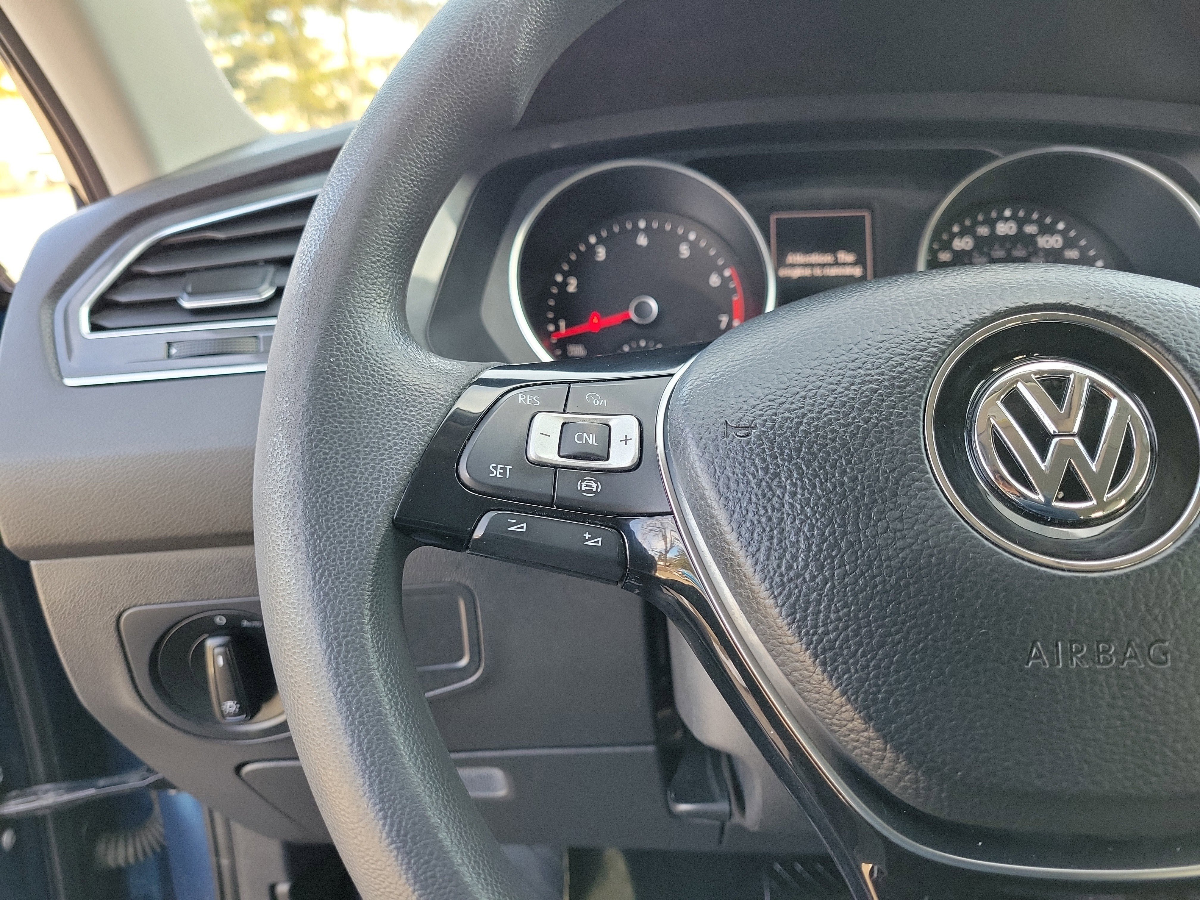 Used 2020 Volkswagen Tiguan S image 22