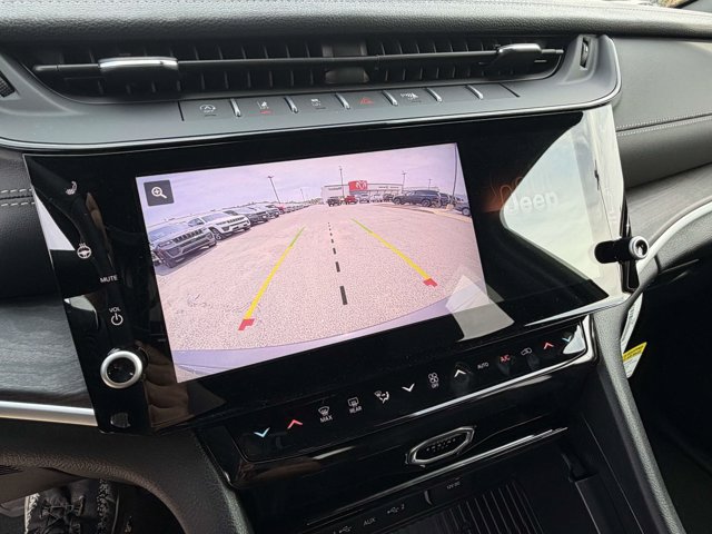 New 2026 Jeep Grand Cherokee Altitude AWD/4WD image 9
