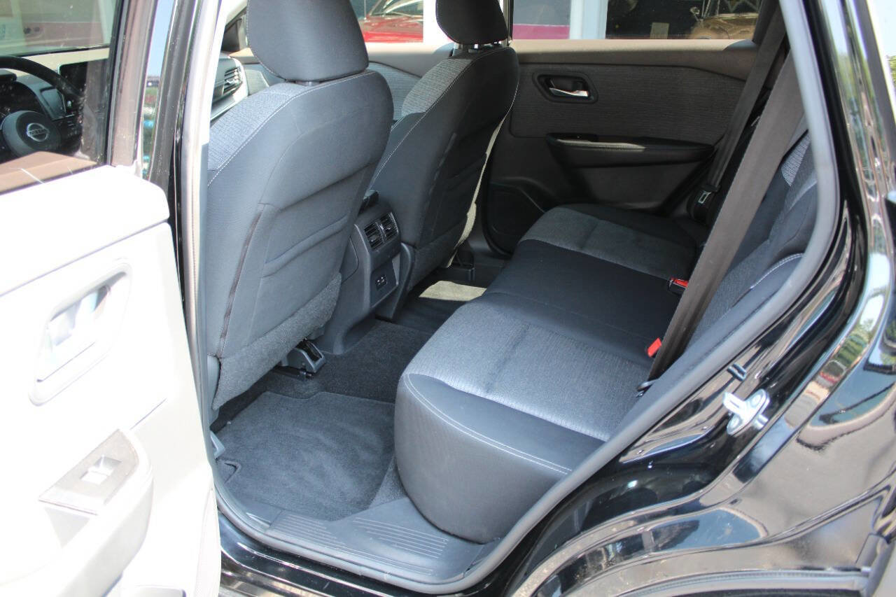 Used 2021 Nissan Rogue SV image 19