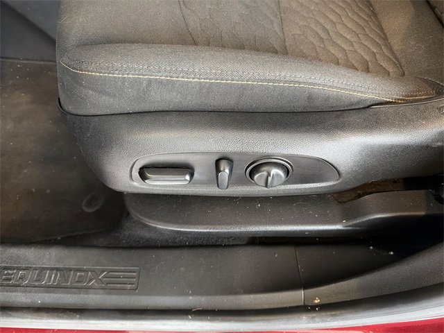 Used 2019 Chevrolet Equinox LT w/ Driver Convenience Package image 21