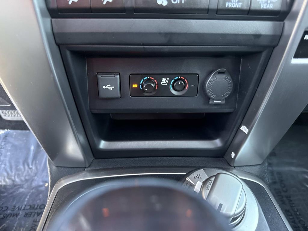 Used 2024 Toyota 4Runner Limited AWD/4WD image 38