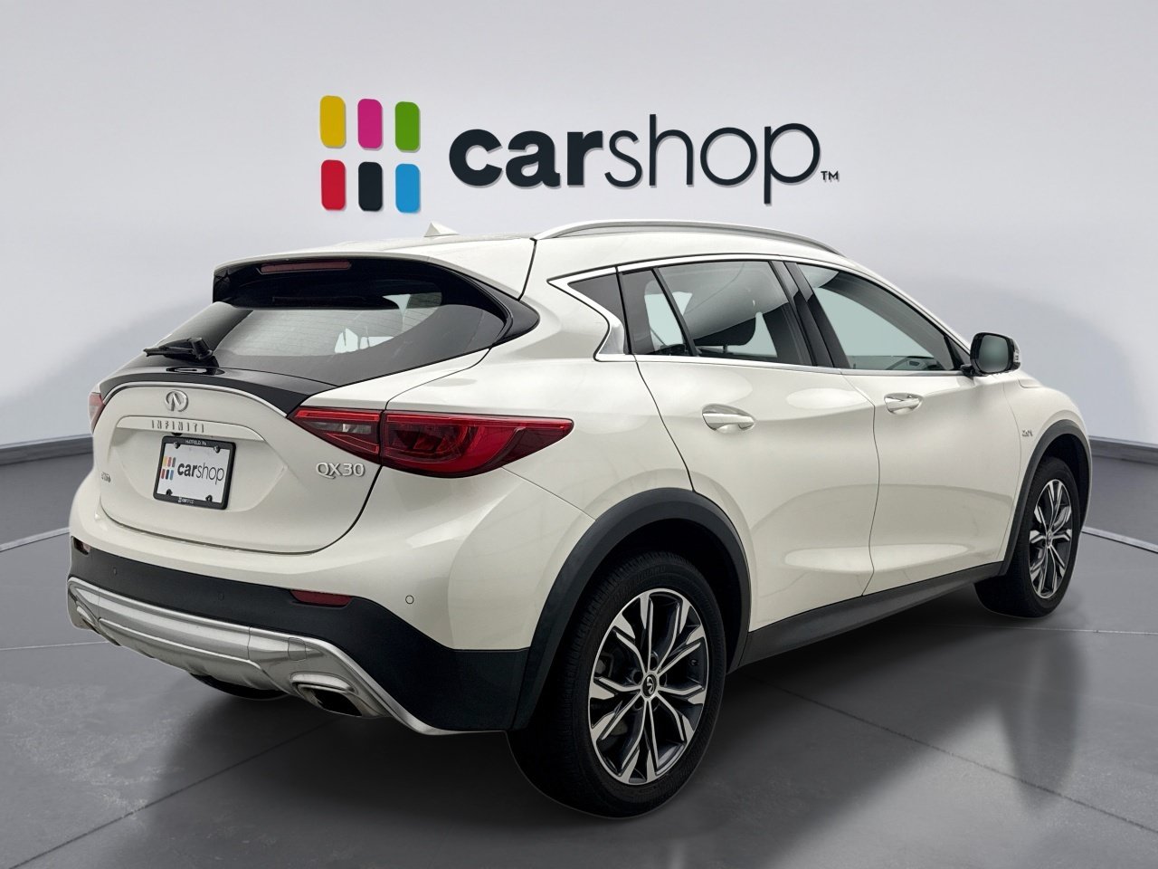 Used 2018 INFINITI QX30 Premium w/ Navigation Package AWD/4WD image 5