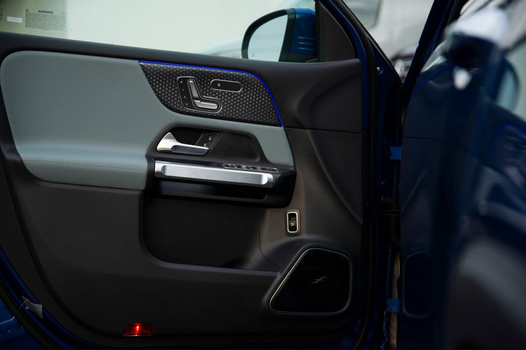 New 2026 Mercedes-Benz GLB 250 4MATIC image 9