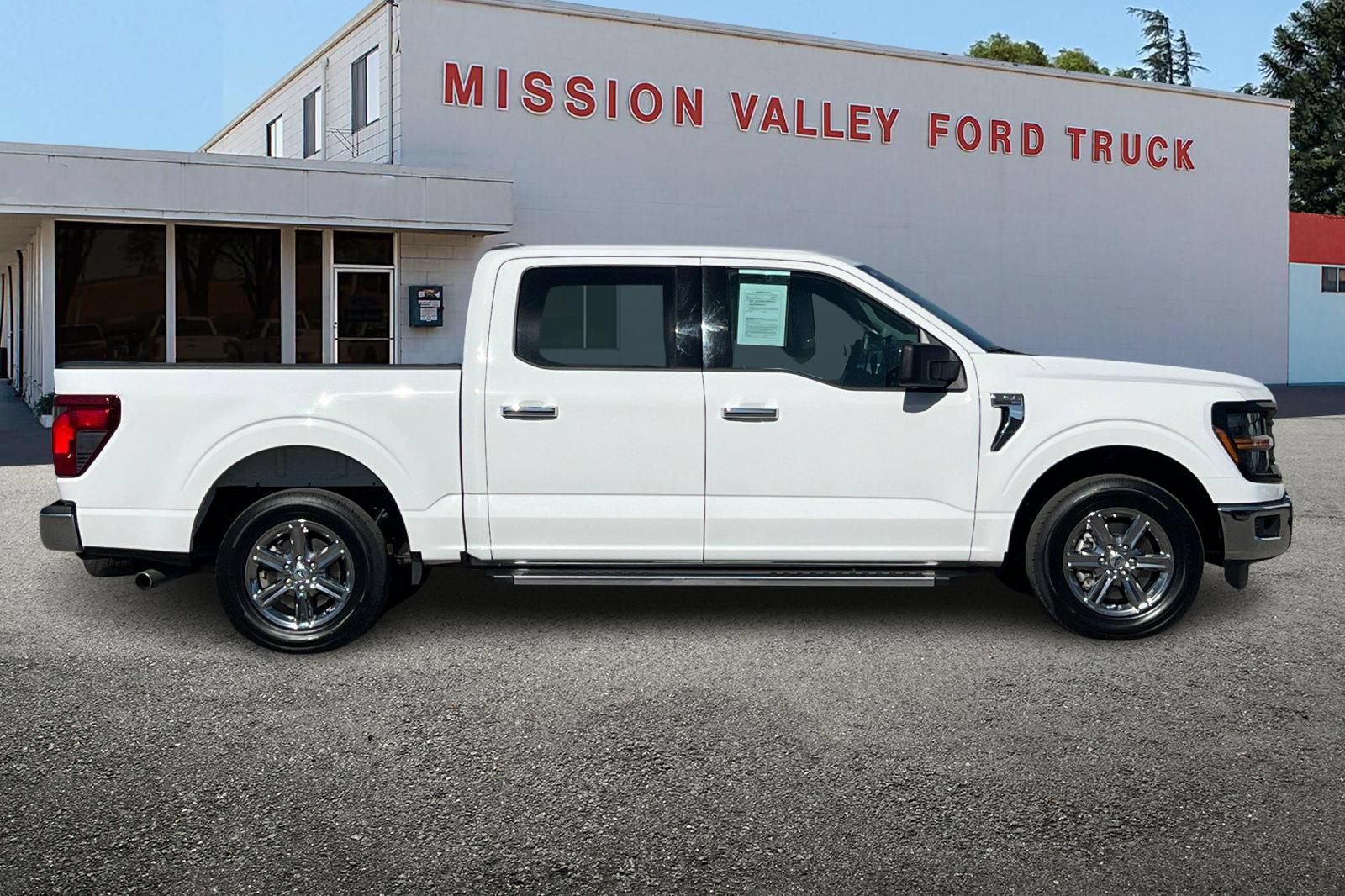 Used 2025 Ford F150 XLT w/ Equipment Group 301A Standard RWD image 3