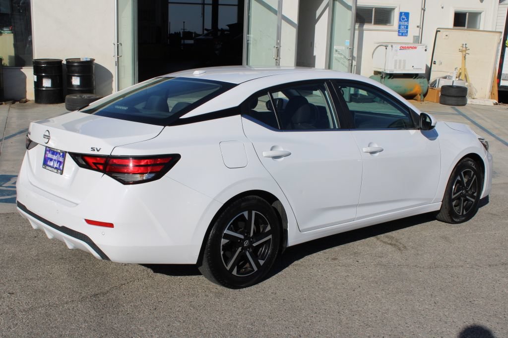 Used 2024 Nissan Sentra SV FWD image 4
