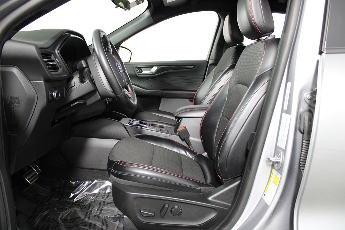 Used 2023 Ford Escape ST-Line w/ Equipment Group 301A FWD image 8