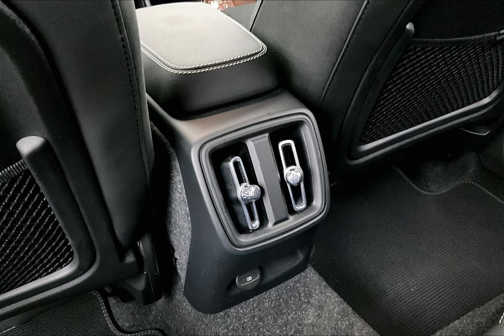 Certified 2023 Volvo C40 P8 Recharge Plus AWD/4WD image 31