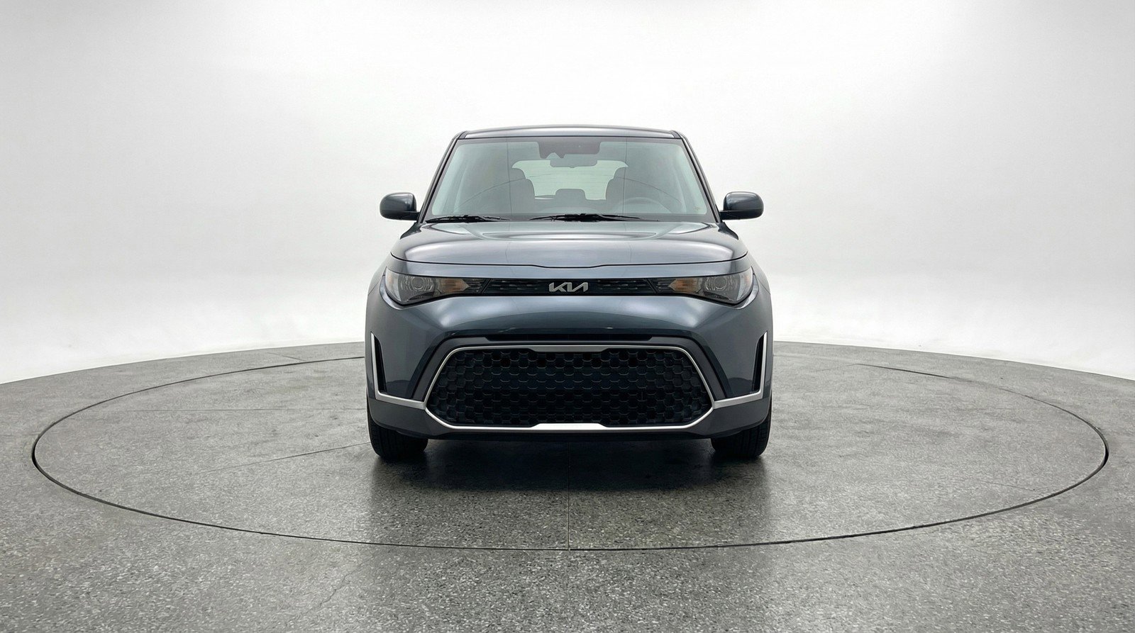 Used 2025 Kia Soul LX w/ LX Technology Package image 2