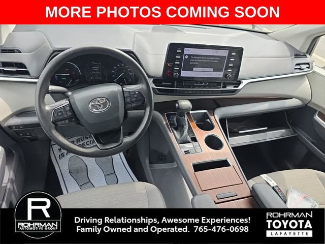 Used 2023 Toyota Sienna LE AWD/4WD image 9