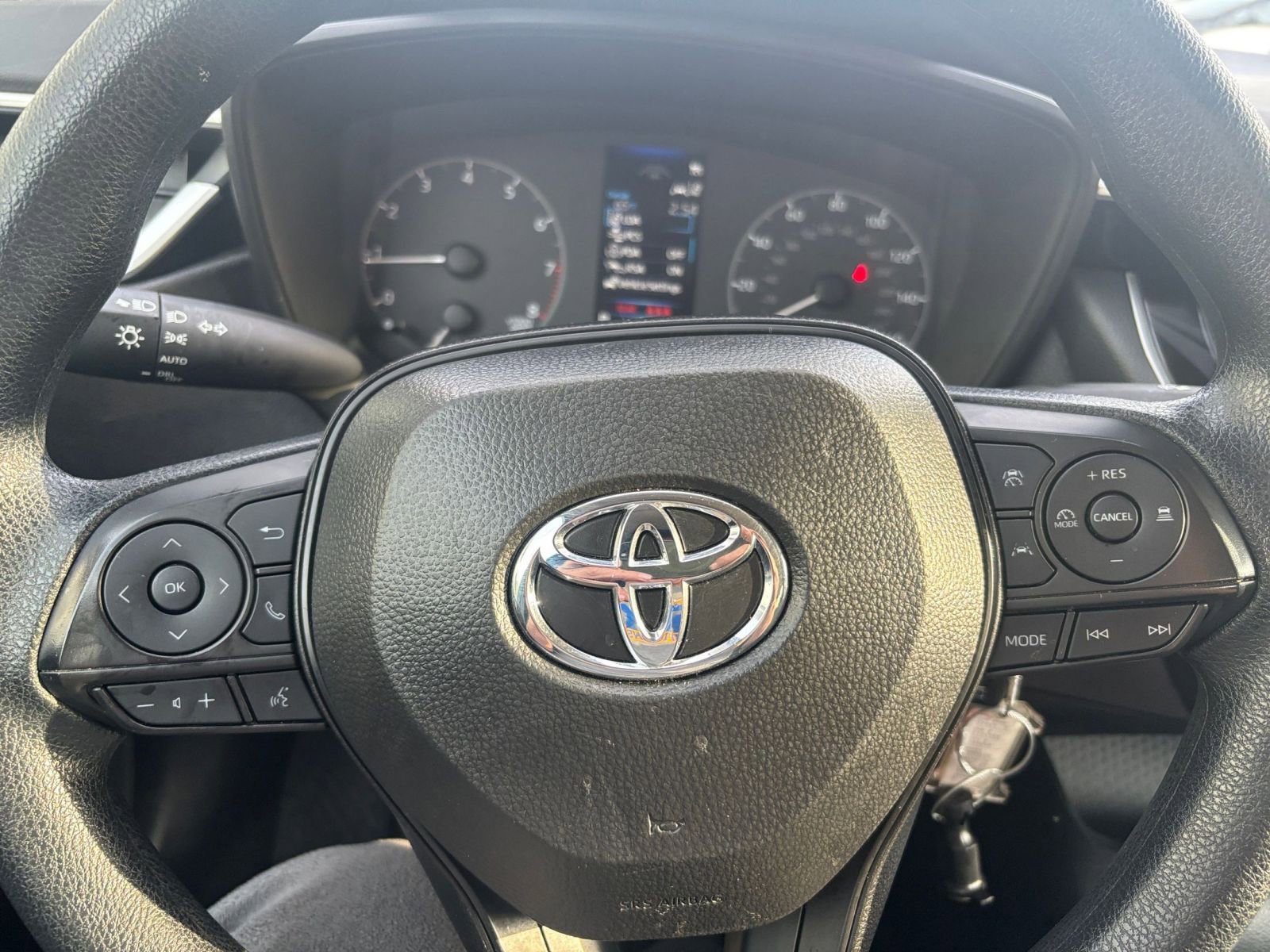 Used 2025 Toyota Corolla LE image 25