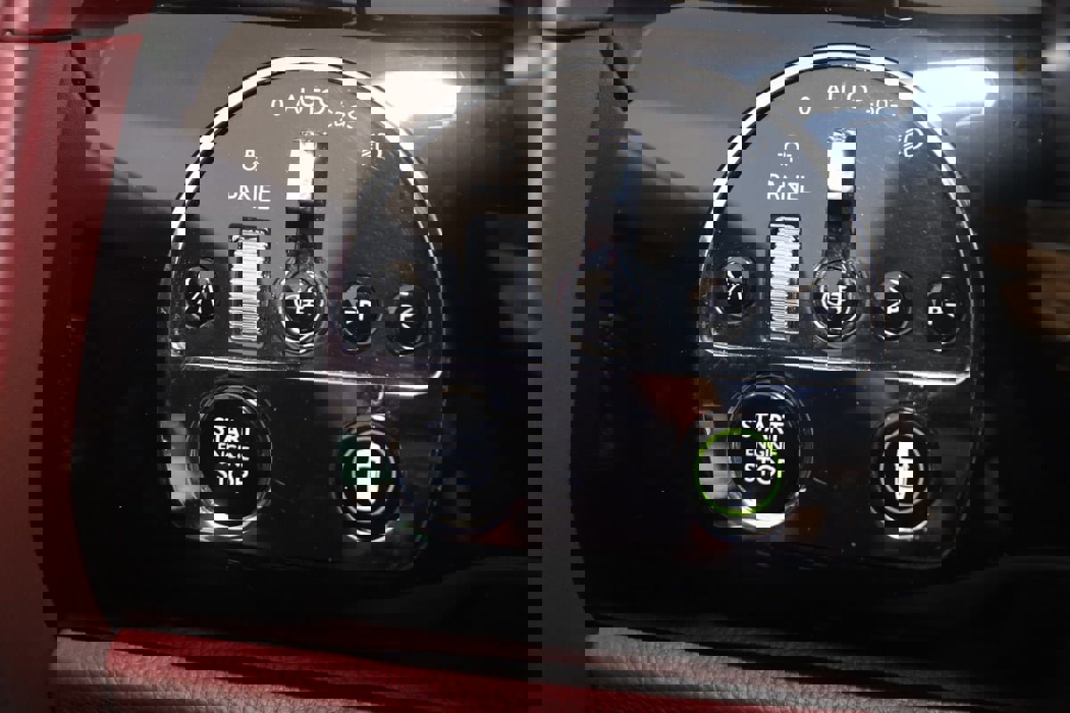 Used 2020 Rolls-Royce Cullinan image 46