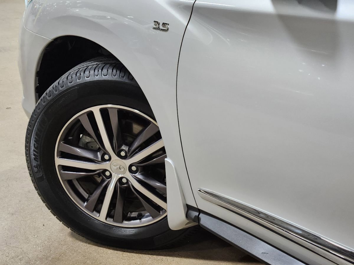 Used 2019 INFINITI QX60 Luxe w/ Essential Package image 23