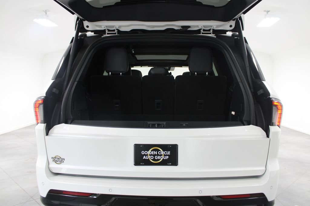 Used 2025 Lincoln Navigator Reserve w/ Jet Appearance Package image 14