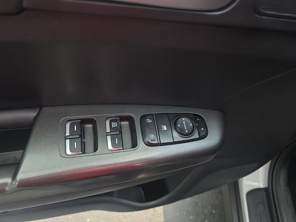 Used 2022 Kia Sportage LX AWD/4WD image 13