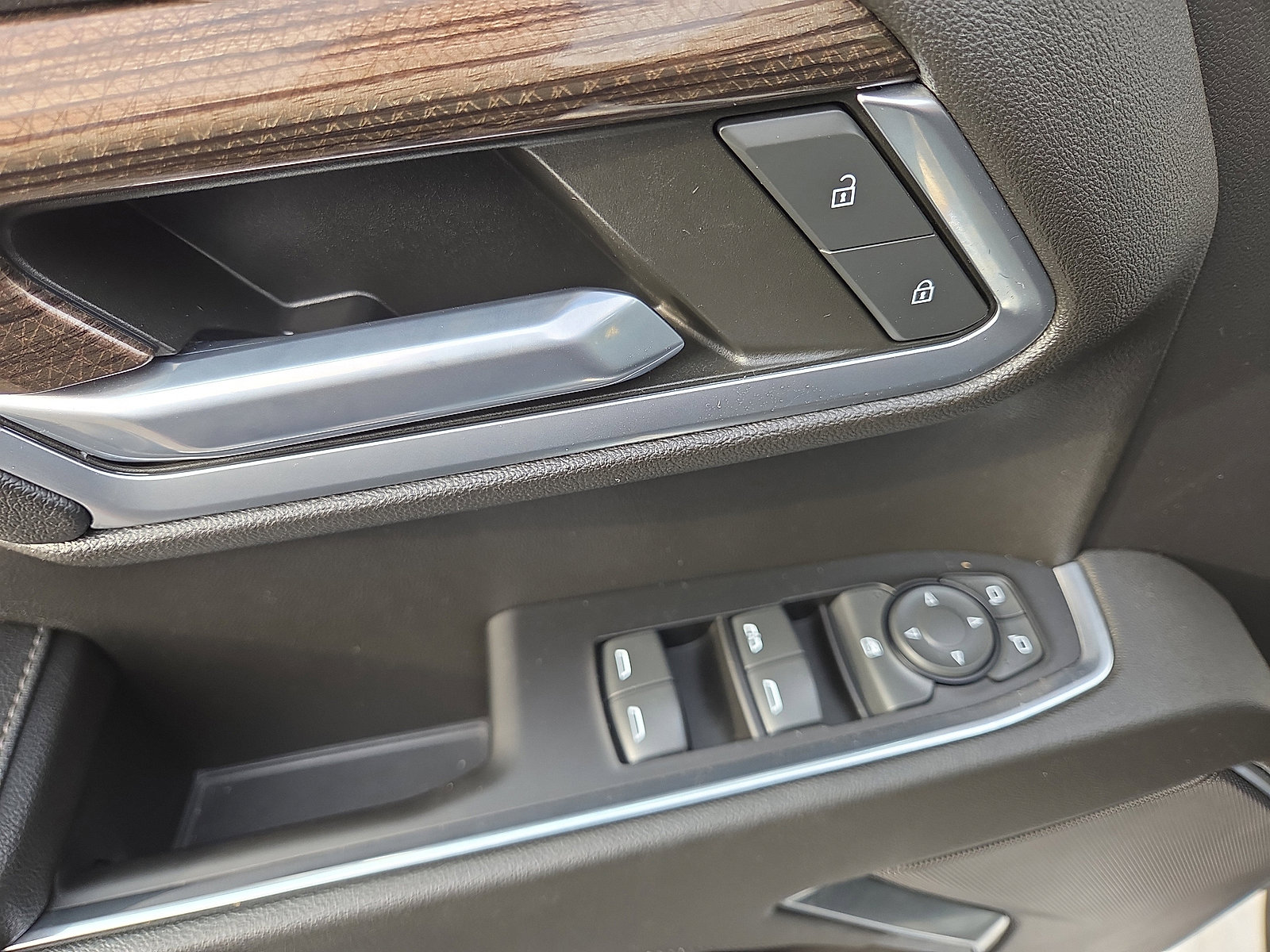 Used 2022 Chevrolet Silverado 1500 LT image 32