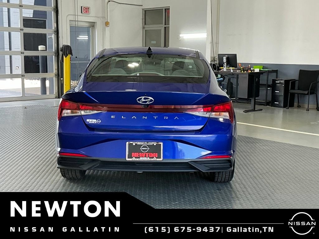 Used 2023 Hyundai Elantra SEL w/ Convenience Package FWD image 5