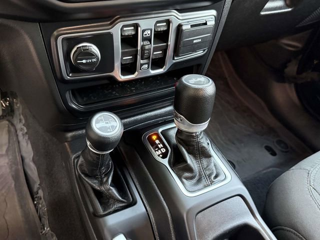 Used 2023 Jeep Wrangler Unlimited AWD/4WD image 18